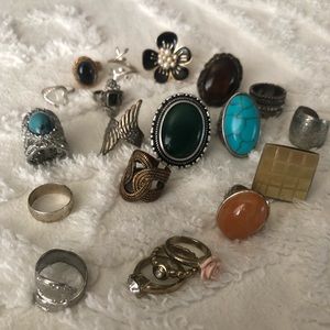 Costume Jewelry - Rings - Lot of 19 rings